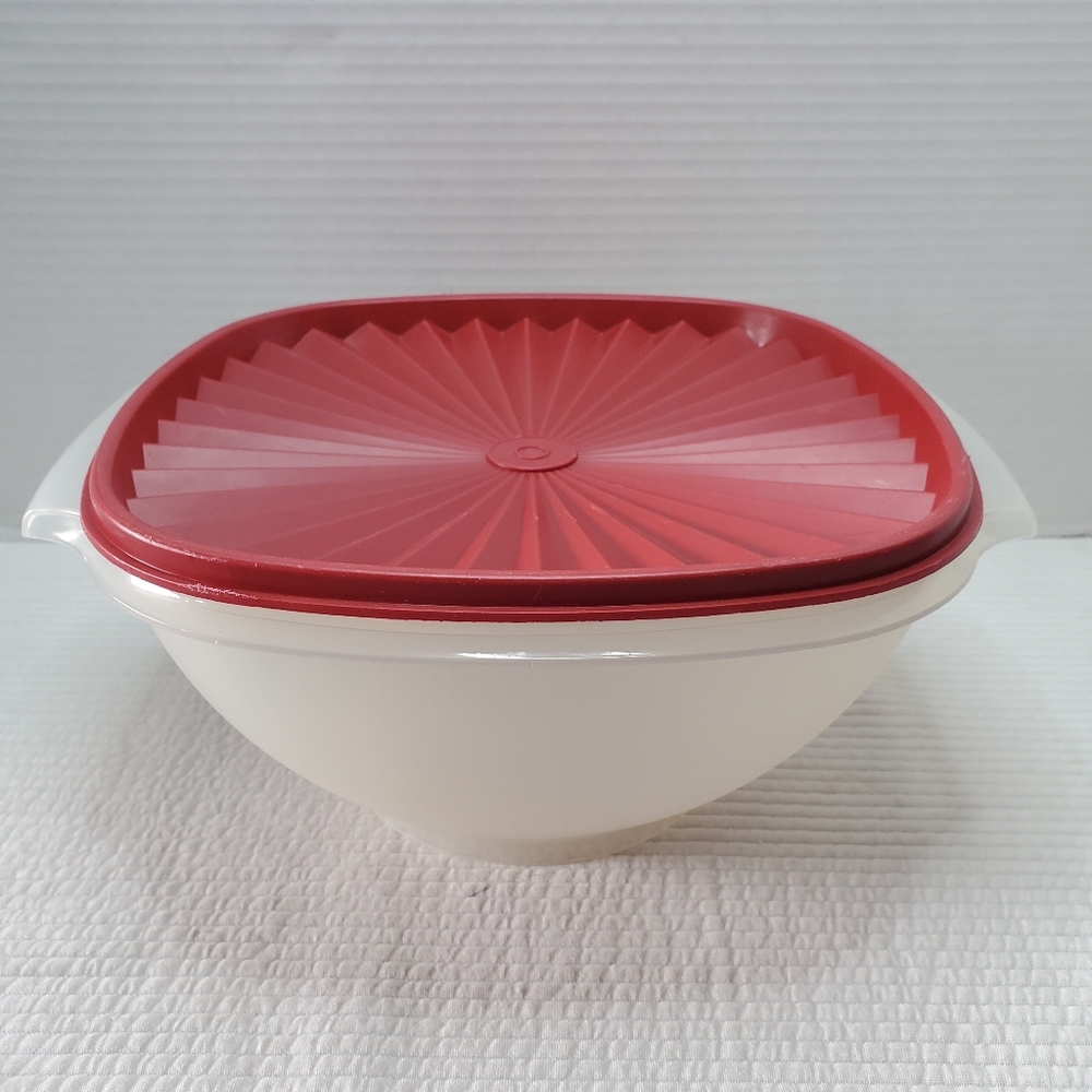 Tupperware Servalier Bowl Maroon Red Sunburst Snap Lid 12 Cup Vintage Starburst